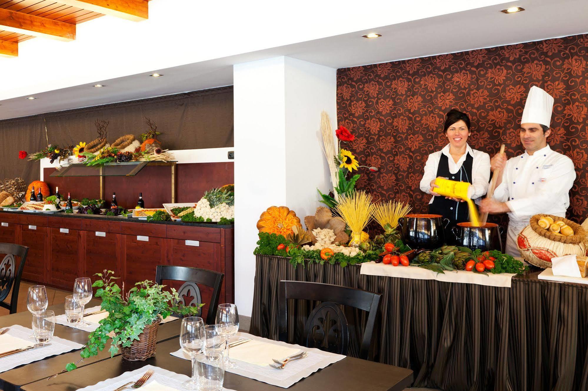 Hotel Sansicario Majestic Cesana Torinese Exterior photo